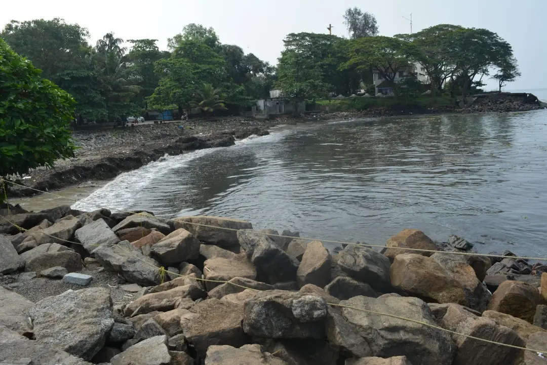 Rocks and breakwater