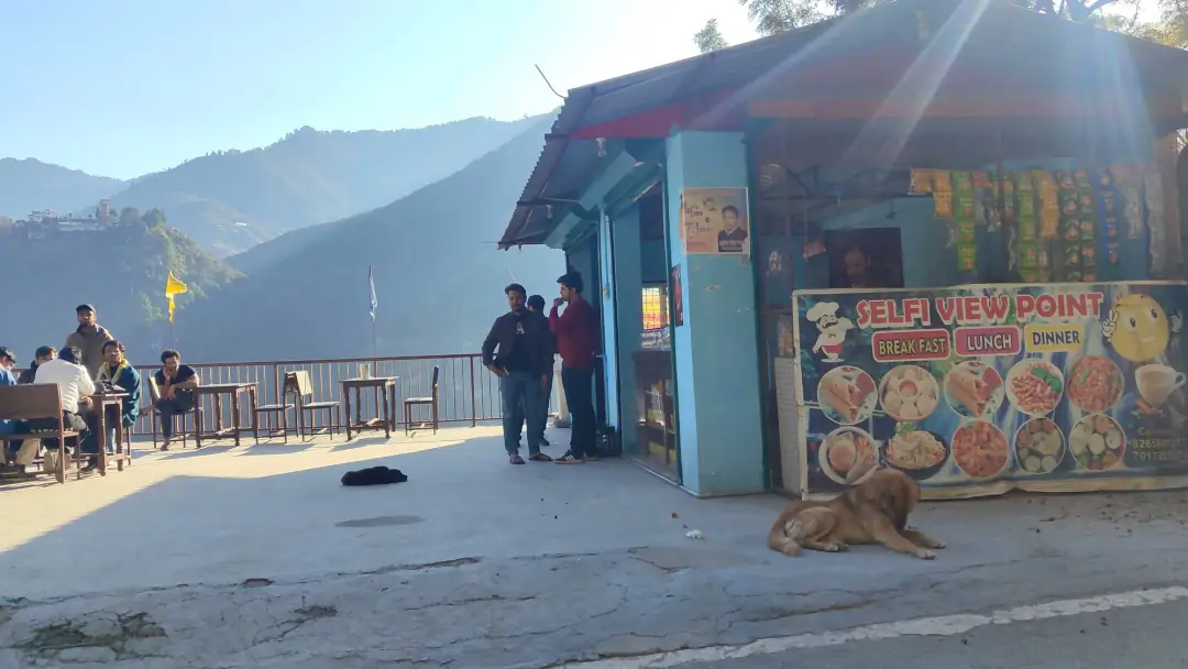 Selfi View Point, and its dog